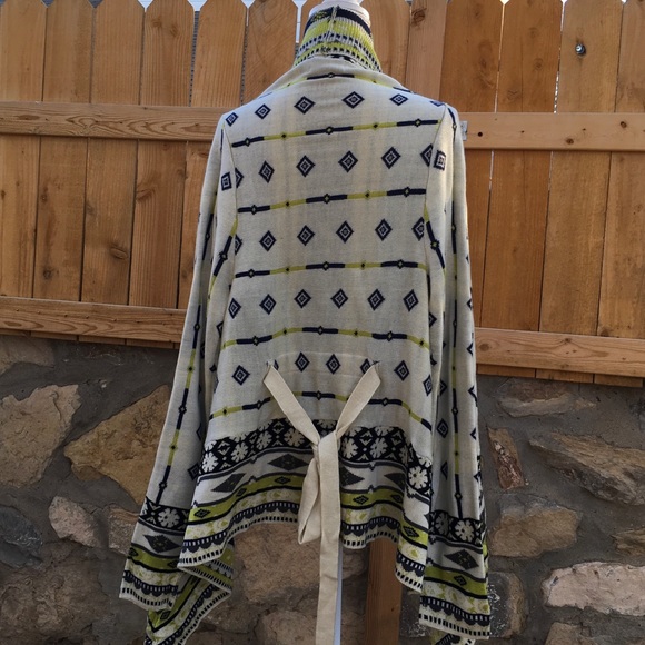 Freeway Printed Cardigan Sweater Size Medium - Picture 2 of 4